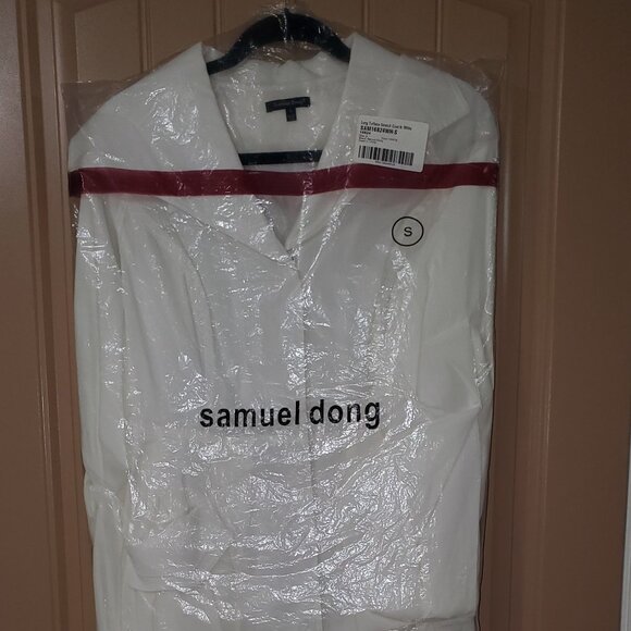 Samuel Dong white lined coat with a snap closer - Picture 3 of 10